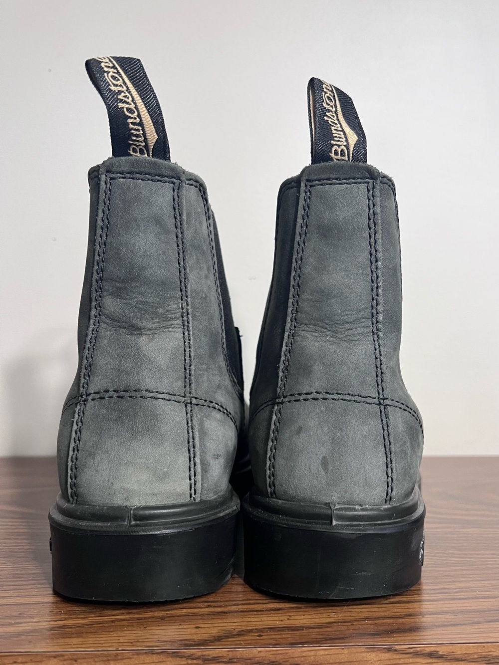Blundstone 1308 Chisel Toe Rustic Boots Women’s size 9 (US) s - Picture 3 of 10